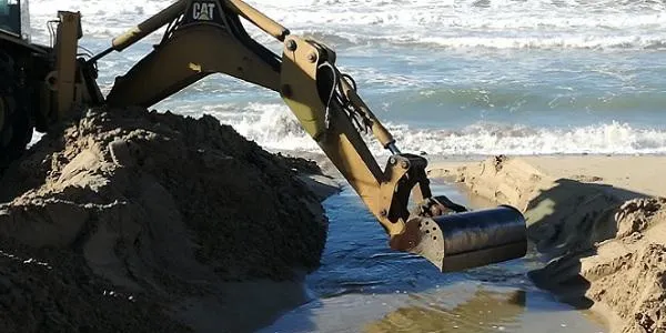 Les comportes instal·lades al canal de la rasa eviten inundacions al Barri Marítim