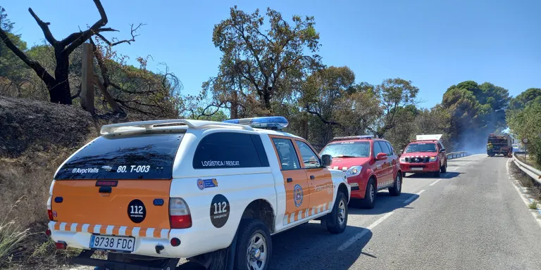 Un incendi a l’urbanització Mas Clariana causa l’actuació d’11 dotacions de bombers