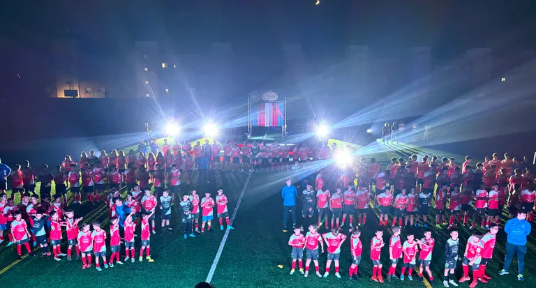 El CF Agramunt presenta la nova equipació en la festa d’inici de temporada