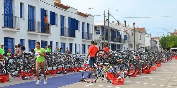 La Copa d’Europa de Triatló restringeix la circulació i l’estacionament de vehicles a Altafulla diumenge al matí