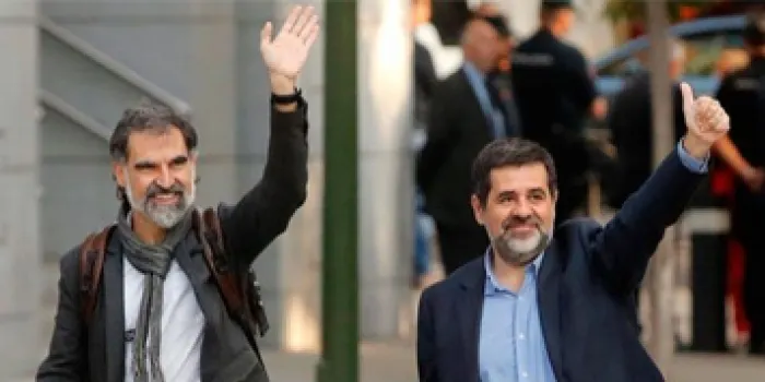 ANC d’Arenys de Mar i Òmnium Cultural Maresme condemnen l'empresonament dels seus líders