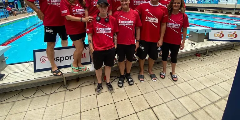 Els nedadors del Cambrils Club Natació es pengen deu medalles d’Or al Campionat de Catalunya màster