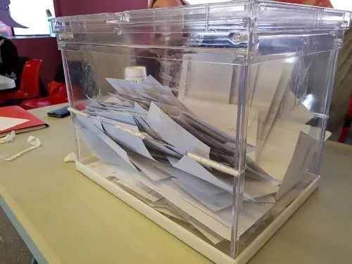 Normalitat en l'inici de la jornada electoral a Rubí
