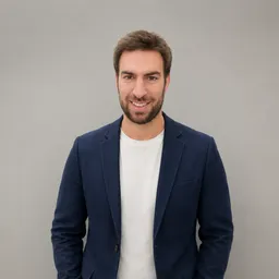 Roger Herrera, analista