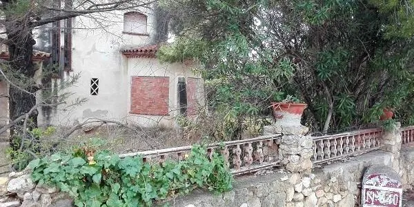 La descatalogació del ‘Xalet de la Creu’ com a bé protegit, possible solució al conflicte de La Cabana