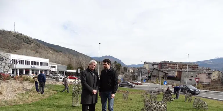 La Seu instal·la a la rotonda de Lleteries escultures dedicades al món del formatge