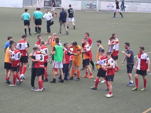 El comiat amb la permanència assegurada era important per al futur del club / Arxiu