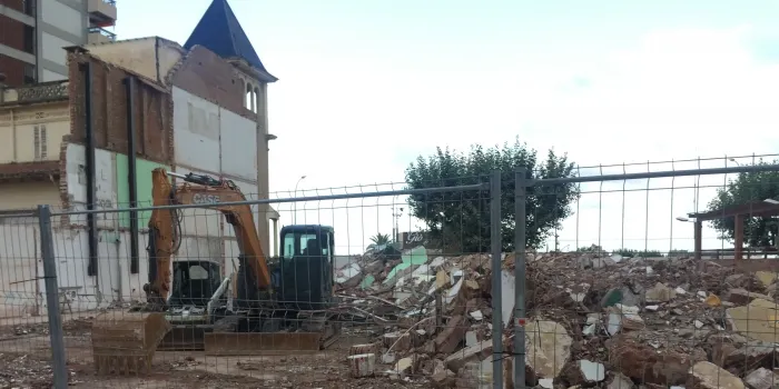 Junts critica la manca de planificació i gestió en l’enderroc de la caserna de la Guàrdia Civil