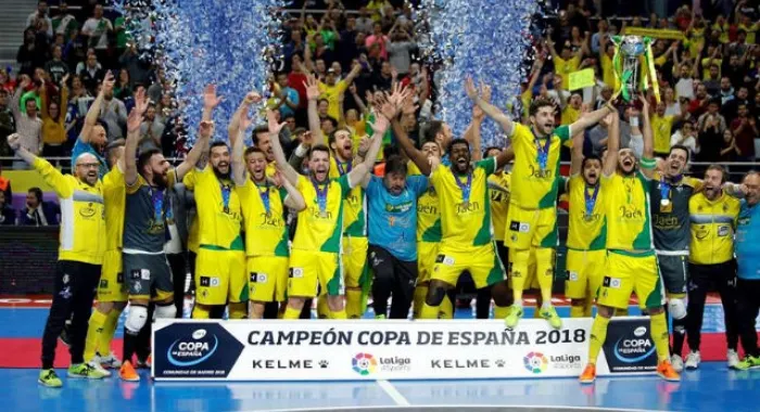 DÃdac Plana (tercer per la dreta) s'ha emportat la seva primera final (foto: Marca)