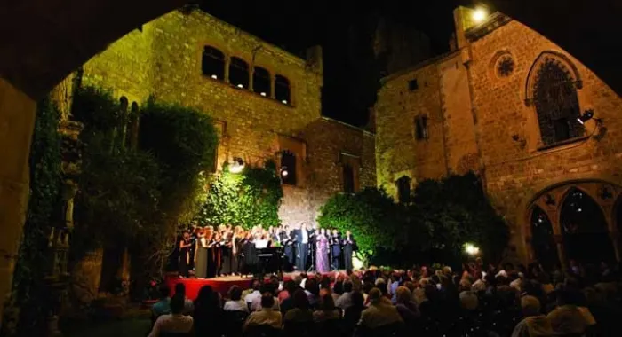 Abans de Caldes d'Estrac, el Festival es celebrava al Castell de Santa Florentina a Canet de Mar