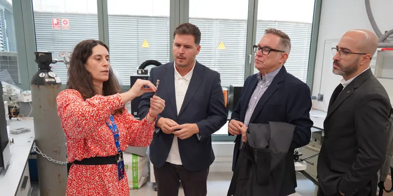 L’Ajuntament visita la UPC per conèixer de primera mà l’evolució de l’estudi de la qualitat de l’aire a Mollet