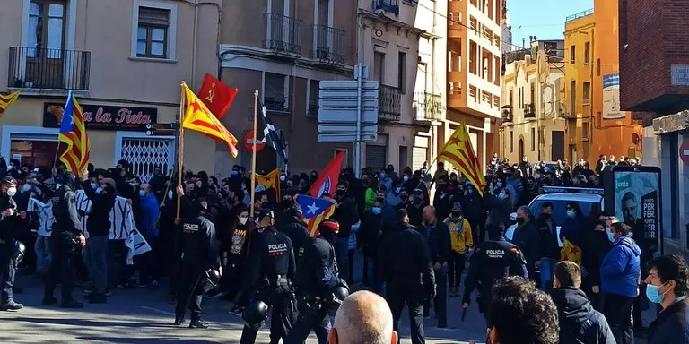 Cercavila antifeixista per protestar contra l’acte de Vox a Valls