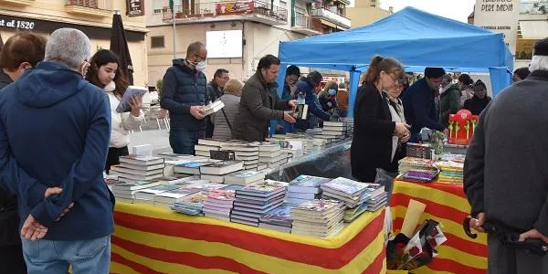 Torredembarra celebrarà Sant Jordi amb paradetes a la pl. Mn. Boronat i diverses activitats a la Biblioteca Municipal
