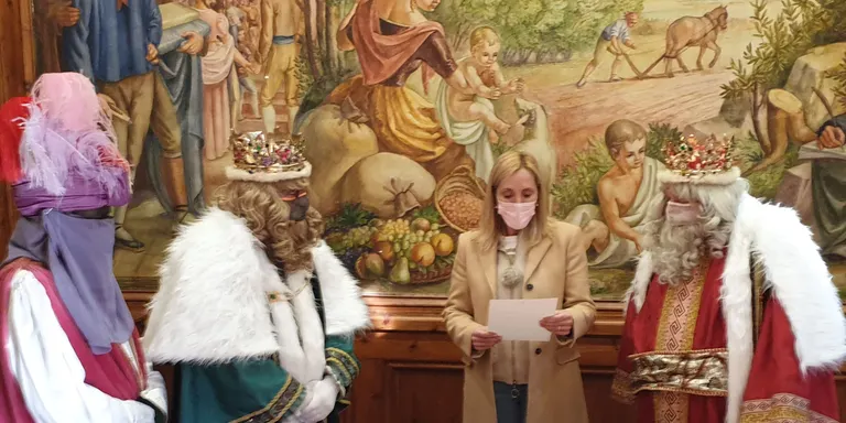 Els Reis d’Orient són rebuts a l’Ajuntament per l’alcaldessa