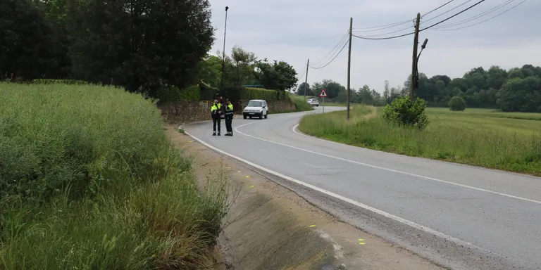 Un menor d’edat mor en un accident de trànsit a Riudaura en què el conductor anava begut, drogat i no tenia carnet