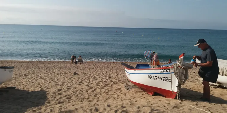 Bon temps i calor moderada a la costa