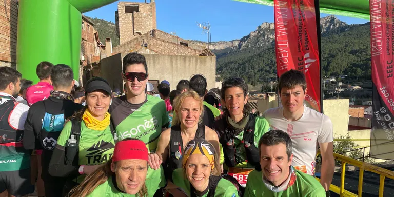 L'equip femení de Trail Solsonès aconsegueix el tercer lloc del podi a la Cursa 4 termes del Campionat de Catalunya per equips
