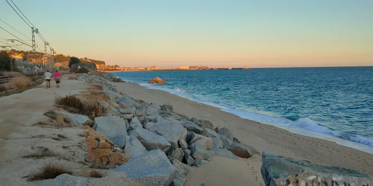 La regidoria de Medi Ambient començarà a preparar les platges d'Arenys els pròxims dies