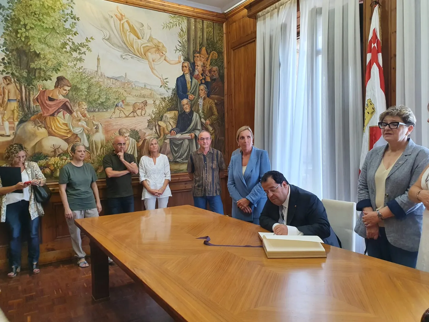 El conseller d’Interior Joan Ignasi Elena visita Valls per tractar l’augment de fets delictius a la ciutat
