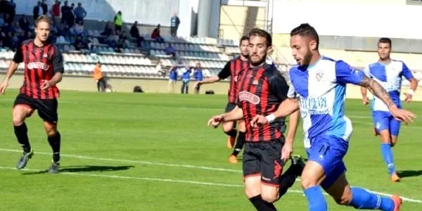 Un punt més al camp de l’Atlètic Balears permet al Reus mantenir per quarta setmana consecutiva el liderat