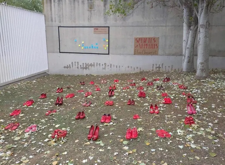 L'Institut del Morell commemora el dia internacional per a l'eliminació de la violència vers les dones
