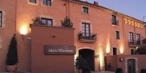 La Policia Local d’Altafulla deté a un noi després de cometre un robatori a l’Hotel Gran Claustre, on hi estava allotjat