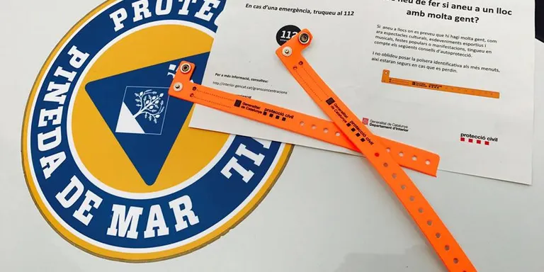 Protecció Civil distribueix 1.300 polseres identificatives entre els infants per la Rua de Carnaval
