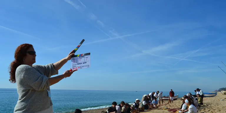 Cinemart roda escenes de 'Sara' a la Platja dels Pescadors