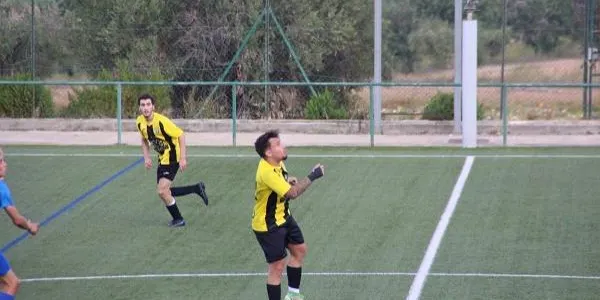 El CE Altafulla reacciona tard i cau davant el Vendrell (3-2)