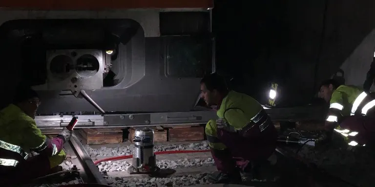 Un tren de la línia R3 descarrila en un túnel entre Planoles i la Molina