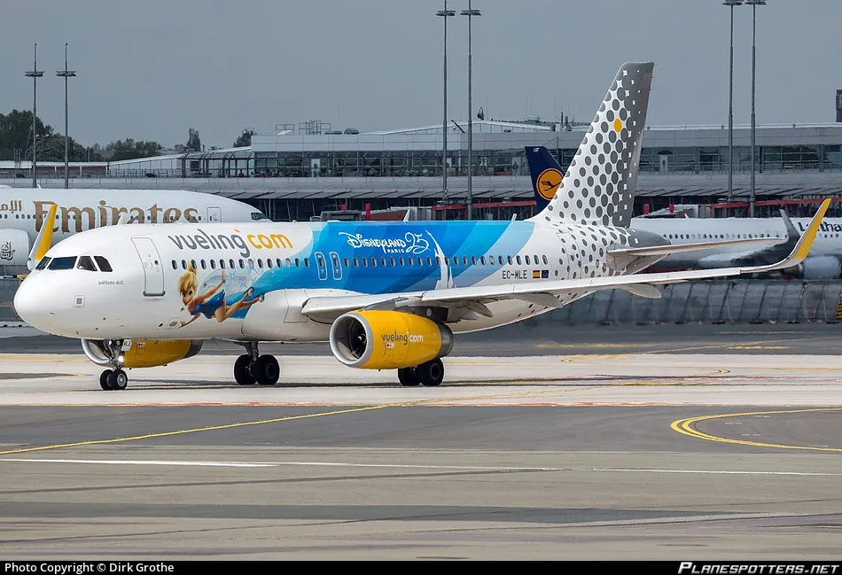 Alerta por amenaza de bomba en un vuelo Barcelona-Gran Canaria activa un amplio dispositivo de seguridad en Gando