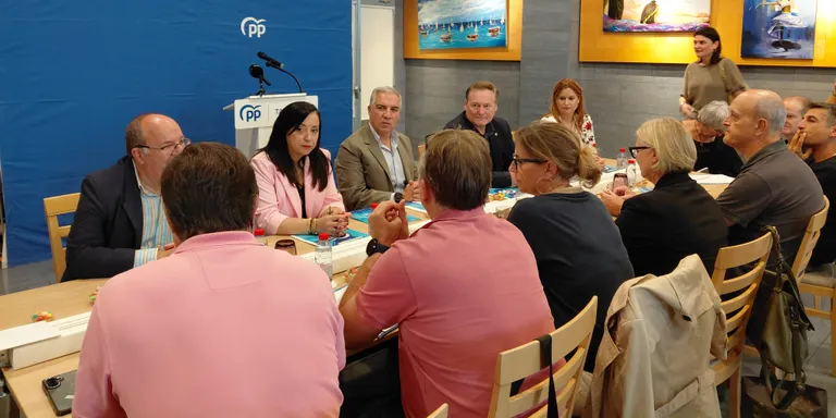 El Partit Popular presenta el seu programa turístic als empresaris del sector de Cambrils