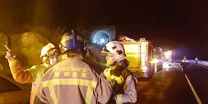 Simulacre d'accident en un túnel a la línia de tren de la Pobla de Segur