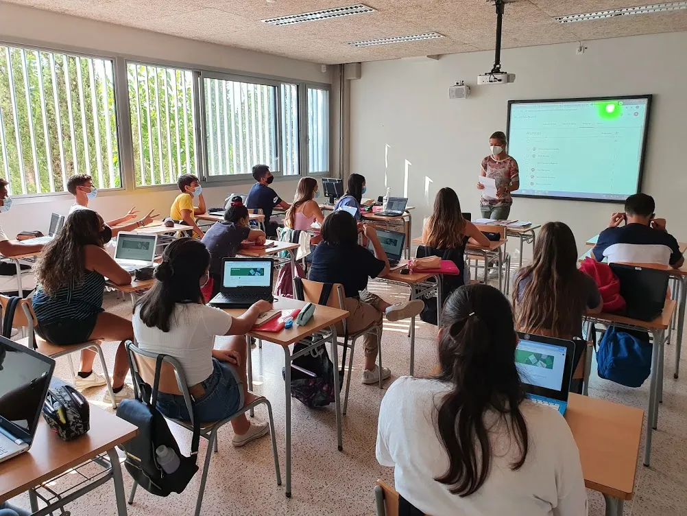 Convocatòria de beques de l'Ajuntament de Pineda per estudis superiors