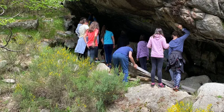 Un projecte de la UAB permetrà conèixer les coves del Sardo i de Montanissell