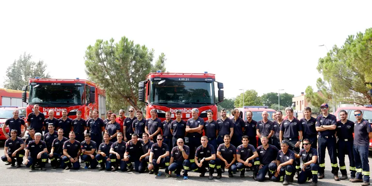 El Govern envia mig centenar de bombers, catorze mitjans terrestres i tres d'aeris als incendis de la Península