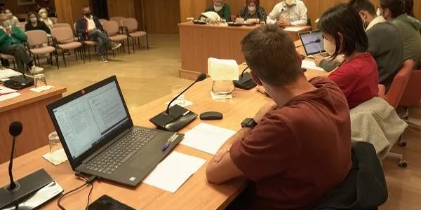 Les retribucions dels regidors, el Pla d'Habitatge o el Pla d'usos de la platja, destaquen en el debat plenari d'aquest dilluns