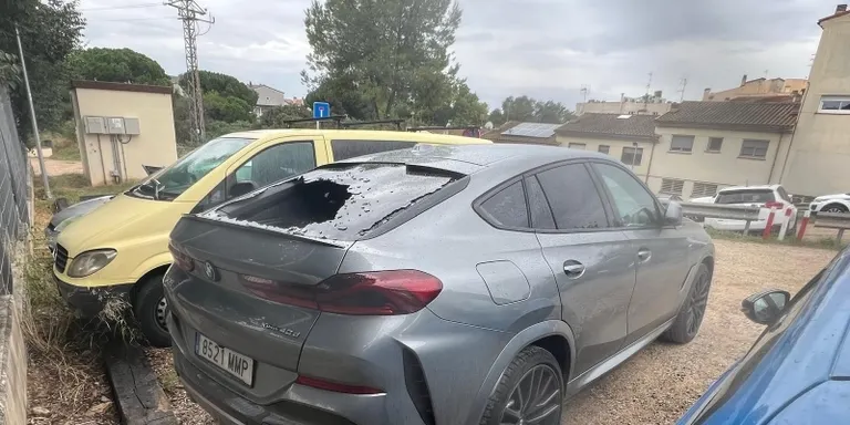 La policia local va detenir el passat dissabte dia 21 dos homes per robar a l’interior d’un vehicle