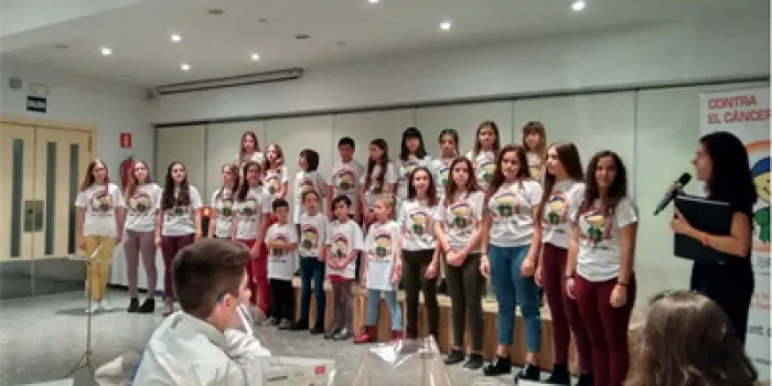 62 persones assisteixen al sopar solidari de l'associació 'Aniol, sempre amb un somriure'