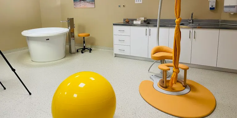 Nova sala de parts naturals a l'Hospital de Calella: «Les dones demanaven un espai més humà i confortable»