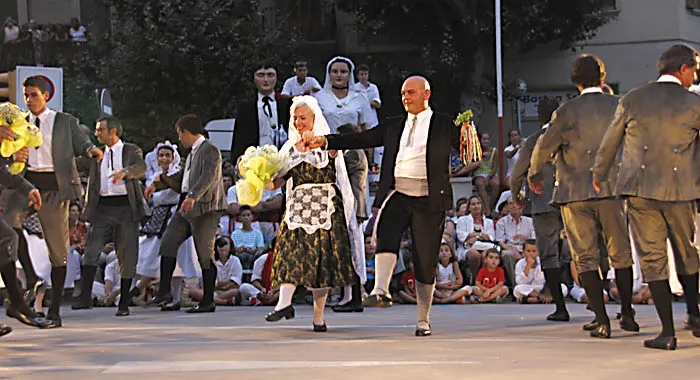 Avui comencen els assajos per aprendre a ballar la Dansa d’Arenys