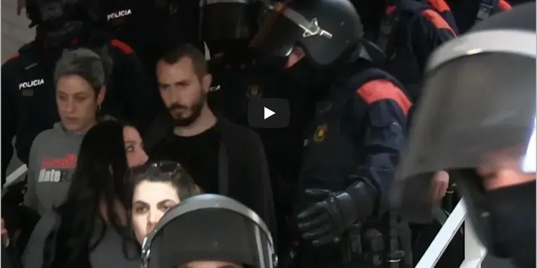 #26MRubi- Dia 11: Rubí antifeixista irromp a la campanya boicotejant un acte de VOX