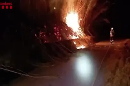 Incendi de vegetació a la urbanització de la partida dels Fontanals
