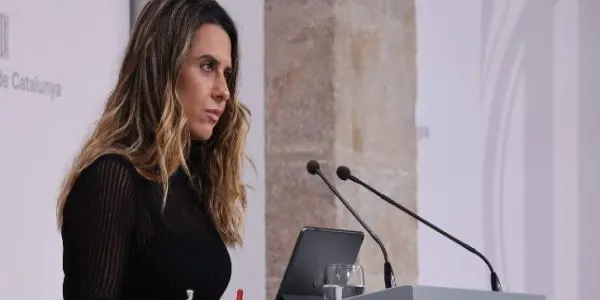 El Govern català defensa la gestió de l’incendi de dilluns a la sofrera de Constantí
