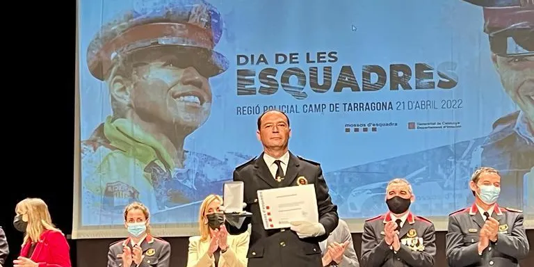 El Sergent de la Policia Local de Constantí, Lluís Molina, rep un reconeixement per la seva trajectòria
