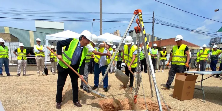 Col·locació de la primera pedra al futur magatzem logístic d’ITPSA