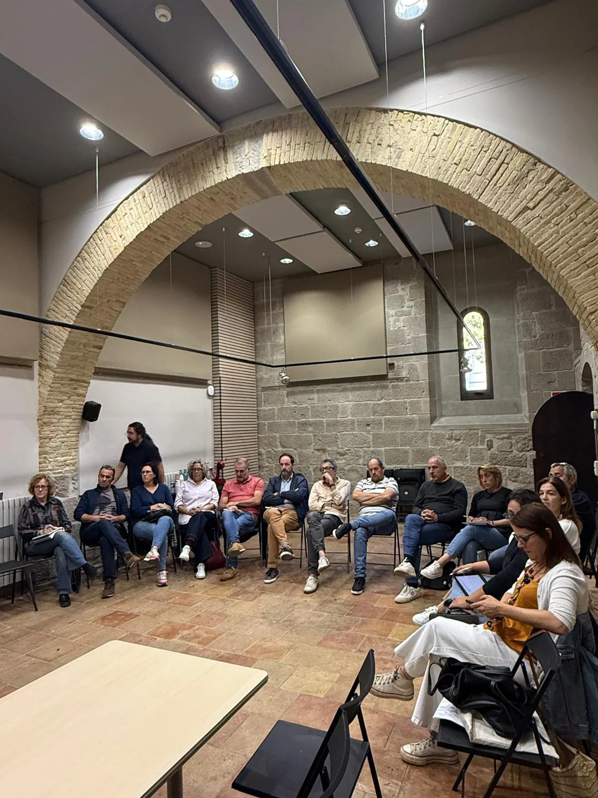 El Consell Comarcal acull una trobada institucional dels delegats territorials de la Generalitat i les alcaldies i consellers comarcals