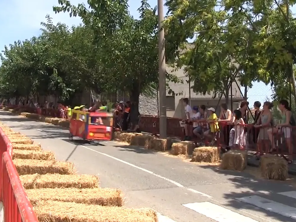 VÍDEO: 11 vehicles participen a l'11a baixada d'andròmines