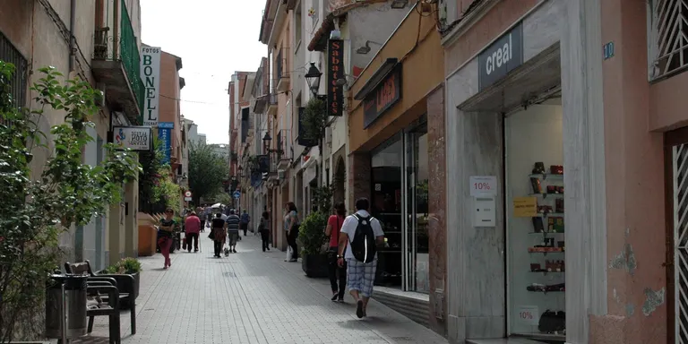 El projecte Obrim persianes vol dinamitzar els locals comercials buits