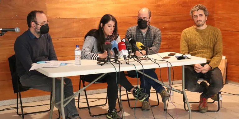 Famílies de l'escola de Canet obligada a fer el 25% en castellà es personen a la causa perquè no s'apliquin cautelars